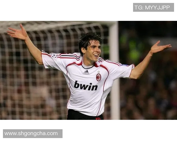 通过图片线索揭示足球传奇卡卡的精彩瞬间与辉煌成就